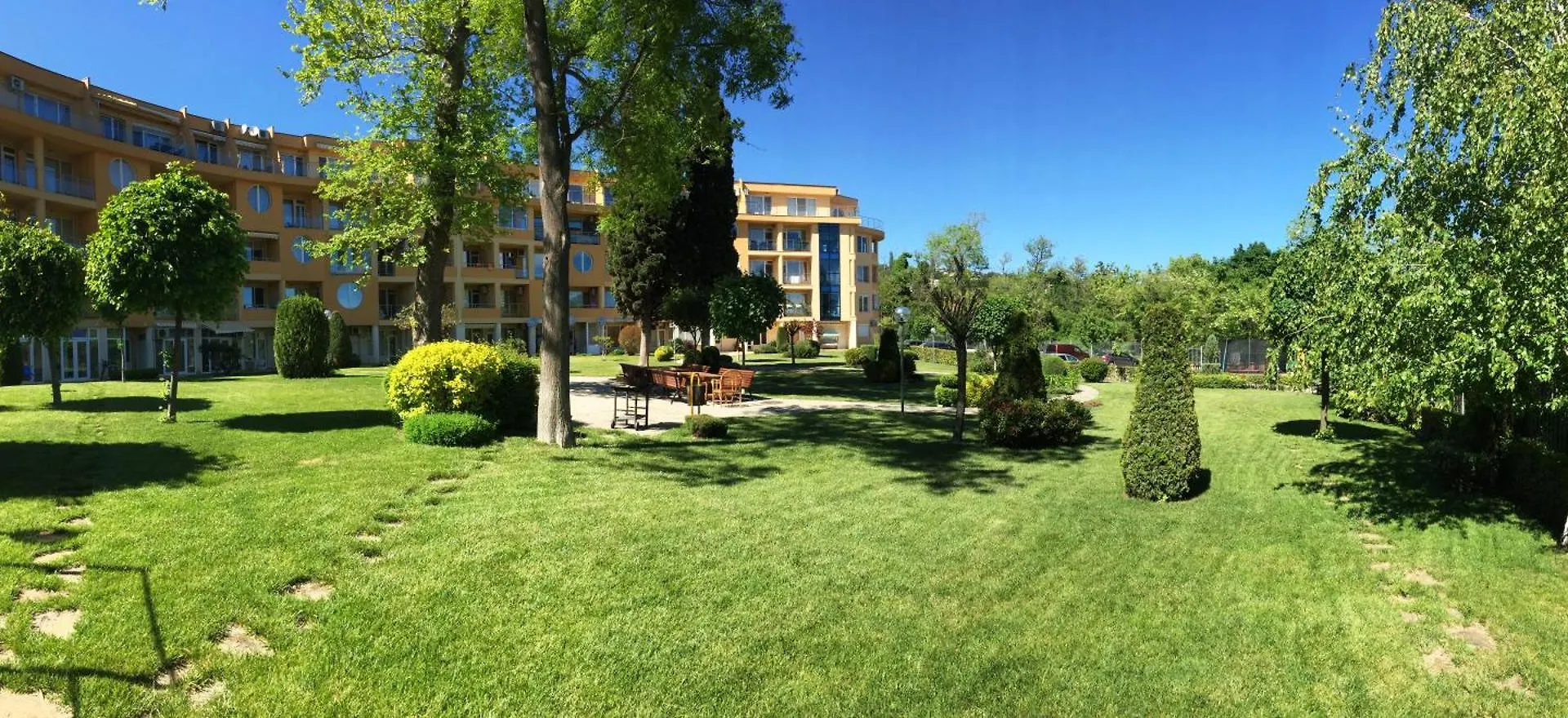 Varna Garden View Apartment
